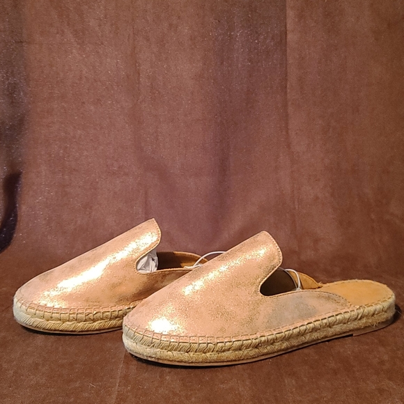 Universal Thread - Clogs / Sandals - Picture 3 of 9